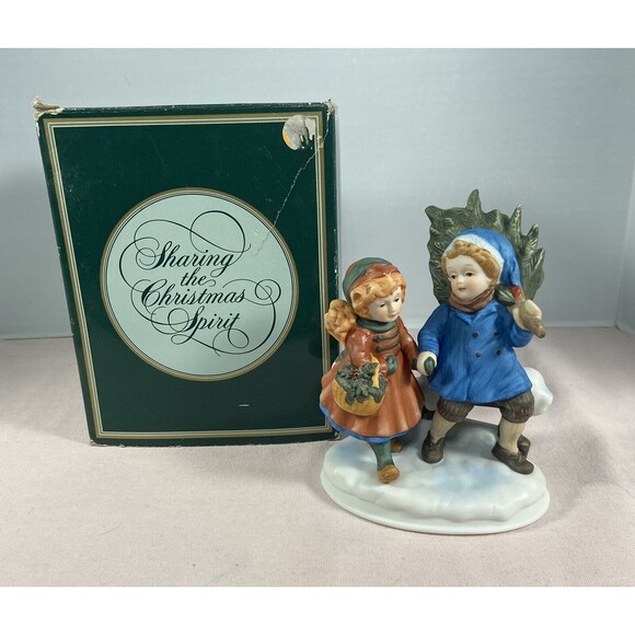Avon, Christmas  “Sharing the Christmas Spirit” 1981 First Edition IN BOX - Picture 1 of 7